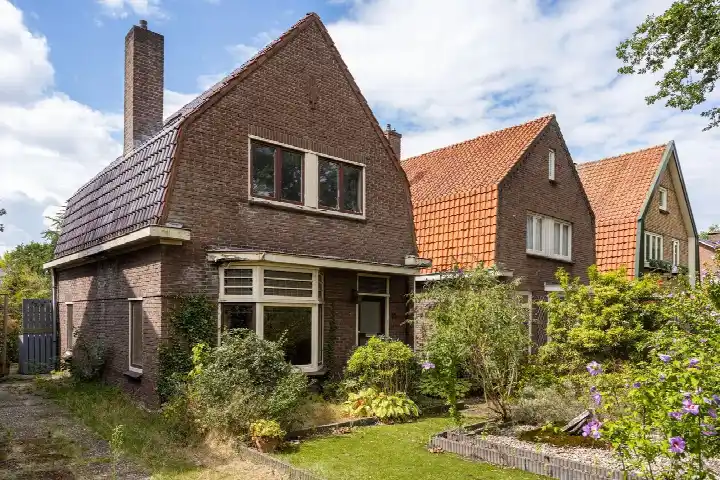 Vrijstaande woning te koop: Zwolsestraat 31, Drostenkamp Raalte