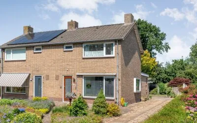 Twee-onder-één-kap te koop: Thyakkerstraat 8, Dalen Dalen