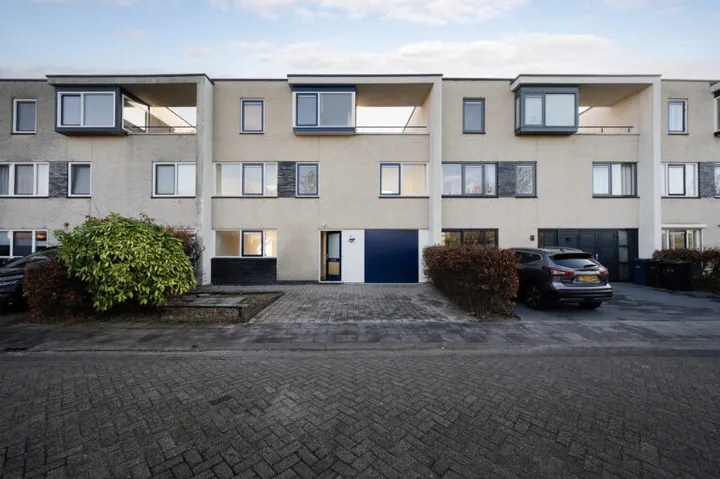 Tussenwoning te koop: Thérèse Schwartzestraat 40, Almere