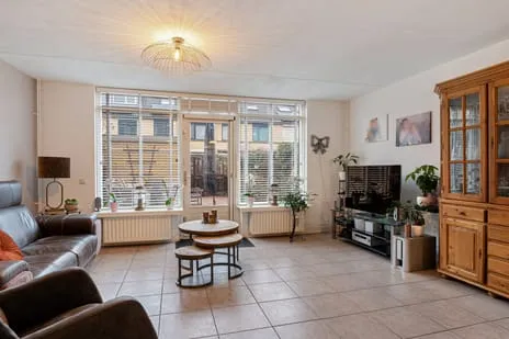 Tussenwoning te koop: Tiamahout 10, Rokkeveen-West Zoetermeer