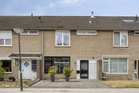 Tussenwoning te koop: Tiberhof 17, Leest Noord Veghel