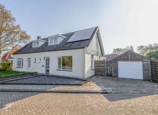 Twee-onder-één-kap te koop: Tichelweg 2A, Nieuweschans-Centrum Bad Nieuweschans