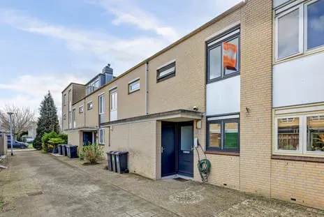 Tussenwoning te koop: Tielerwaard 129, Groot IJsselmonde Rotterdam