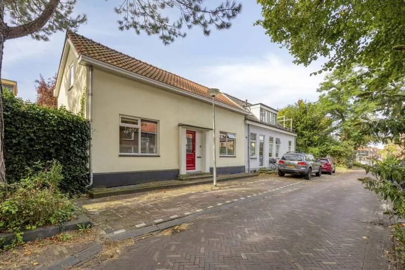 Tussenwoning te koop: Tienenwal 8, Alkmaar