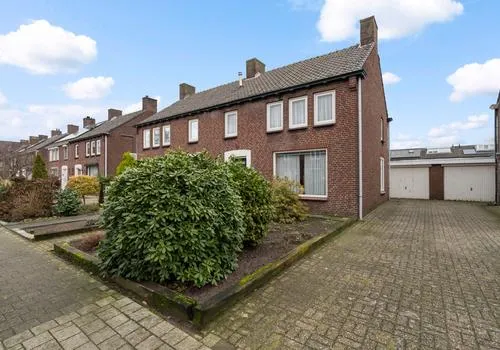 Twee-onder-één-kap te koop: Tijdigstraat 19, Keent Weert