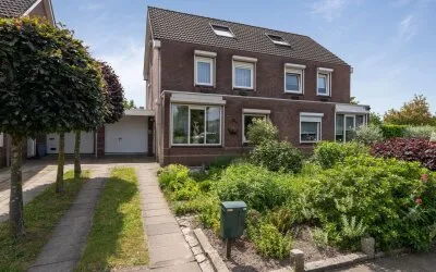 Tussenwoning te koop: Tijm 11, Oud Gastel Oud Gastel