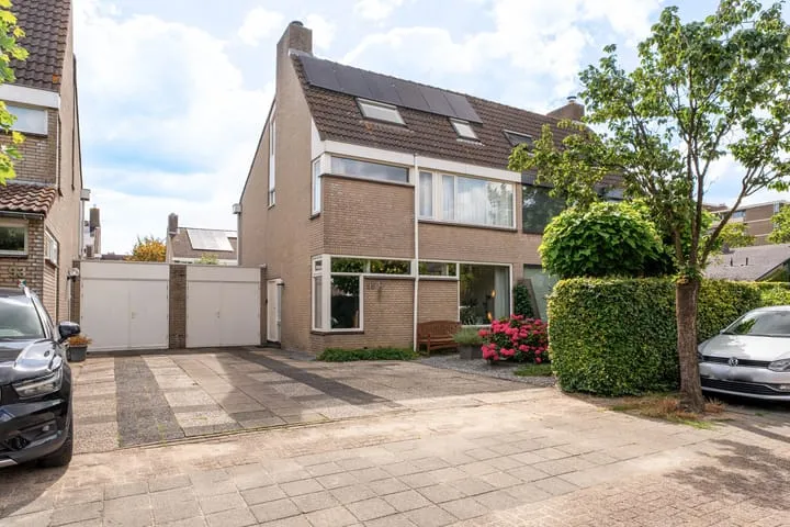 Tussenwoning te koop: Tijmhof 95, Kruidenbuurt Oosterhout (Nb)