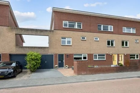 Tussenwoning te koop: Tijmstraat 67, Kloostertuinen Assen
