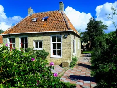 Vrijstaande woning te koop: Tijs Smitweg 1, Verspreide huizen Midsland-Zuid Landerum