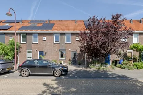 Tussenwoning te koop: Tijsselinglaan 40, De Burgt Barneveld