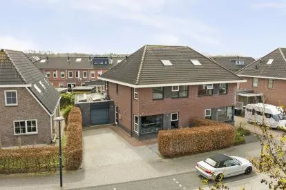 Semi-detached for sale: Timmerliedengilde 35, De Gilden Dronten