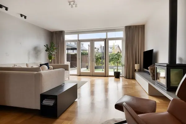 Twee-onder-één-kap te huur: Tinbergenlaan 89, Zestienhoven Rotterdam