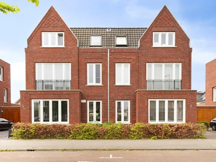 Twee-onder-één-kap te huur: Tinbergenlaan 89, Zestienhoven Rotterdam