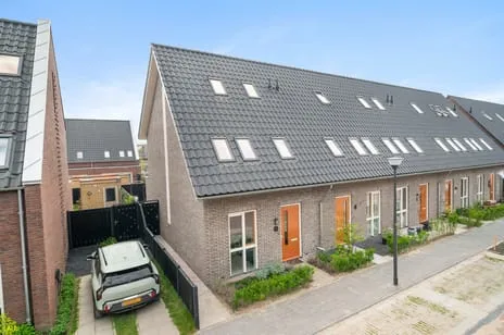 Hoekwoning te koop: Titia Goedhuisstraat 20, Steenbrugge Deventer