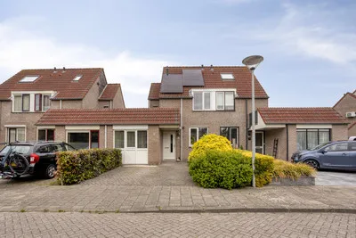 Tussenwoning te koop: Tituslaan 28, Beuningen-Heuve-1 Beuningen Gld