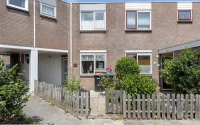 Tussenwoning te koop: Tjalkstraat 63, Nieuw Den Helder Zuid-Oost Den Helder