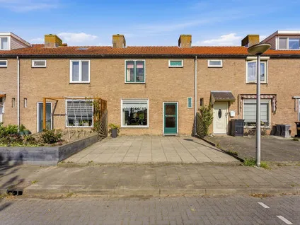 Tussenwoning te koop: Tjalkstraat 7, Nieuw-Lekkerland