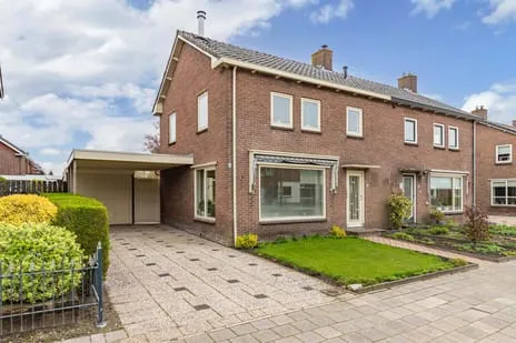 Twee-onder-één-kap te koop: Tjalling Wagenaarstraat 13, De Peppel Drachten