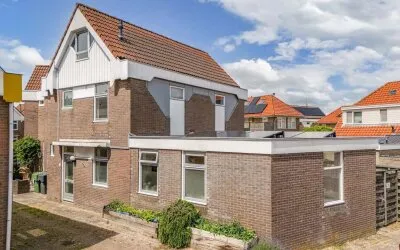 Corner house for sale: Tjerk Hiddes de Vriesstraat 25, Trebolbuurt Harlingen