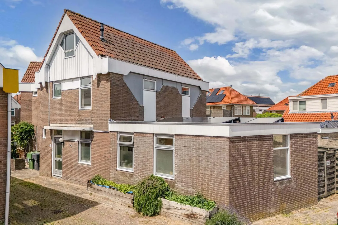 Hoekwoning te koop: Tjerk Hiddes de Vriesstraat 25, Harlingen