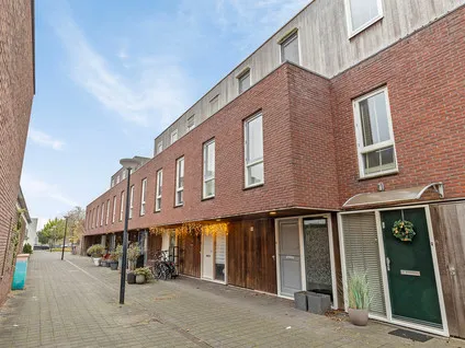 Tussenwoning te koop: Tjeukemeerhof 4, Amsterdam