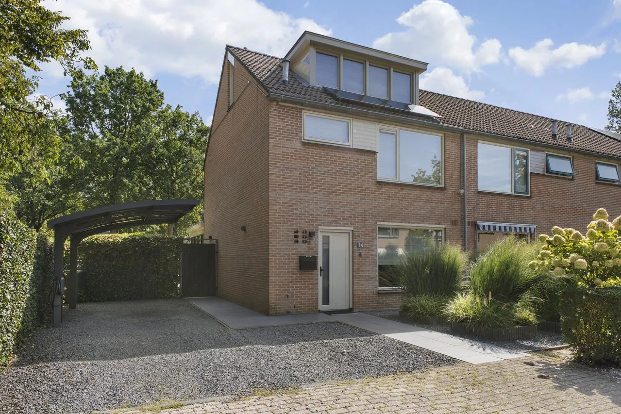 Hoekwoning te koop: Tjotter 20, Loosdrecht