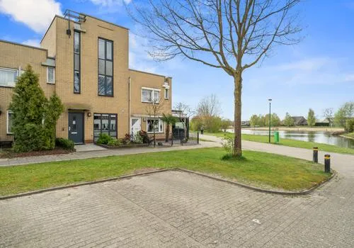 Tussenwoning te koop: Toendrameer 57, Meren Houten