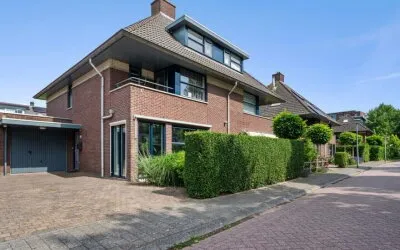 Twee-onder-één-kap te koop: Toernooiveld 105, De Velden Zuid Almere