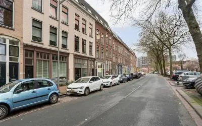 Tussenwoning te koop: Tolhuislaan 257, Katendrecht Rotterdam