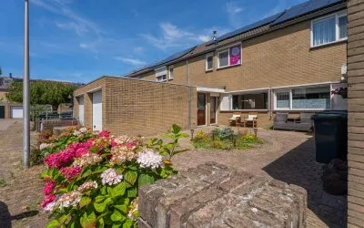 Tussenwoning te koop: Tollenshof 14, Dichters- en Schrijversbuurt Hellevoetsluis