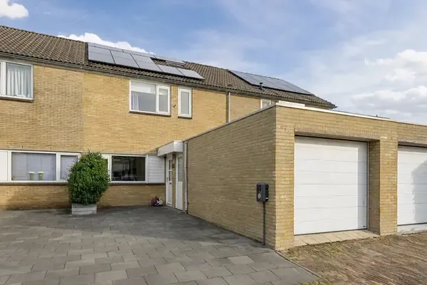 Tussenwoning te koop: Tollenshof 17, Hellevoetsluis