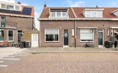 Hoekwoning te koop: Toloysenstraat 4, Hoekenessestraat en omgeving Dordrecht