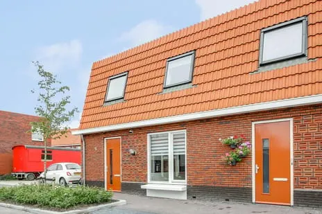 Twee-onder-één-kap te huur: Tolstraat 6, Rosmolenbuurt West Zaandam