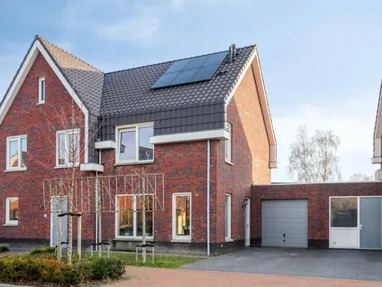 Tussenwoning te koop: Toon Van Den Bornestraat 6, Hooge Mierde Hooge Mierde