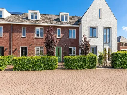 Tussenwoning te koop: Toon van Dijkstraat 4, Cothen Cothen
