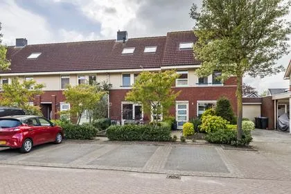 Tussenwoning te koop: Toon Beynenstraat 13, Beusichem Beusichem