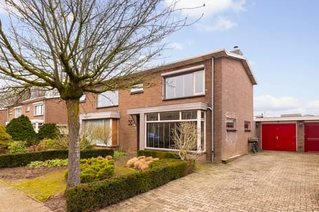 Tussenwoning te koop: Tooropstraat 26, Molenwijk Zevenaar