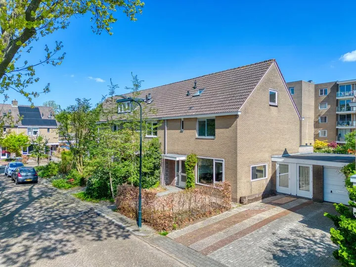Tussenwoning te koop: Topaasstraat 10, Sprengenbos Apeldoorn