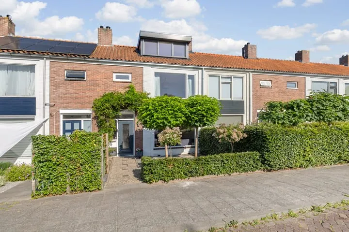 Terraced house for sale: Topaasstraat 12, Brabantpark Breda