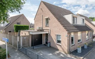Corner house for sale: Topaasstraat 14, 't Hout-Centrum Helmond