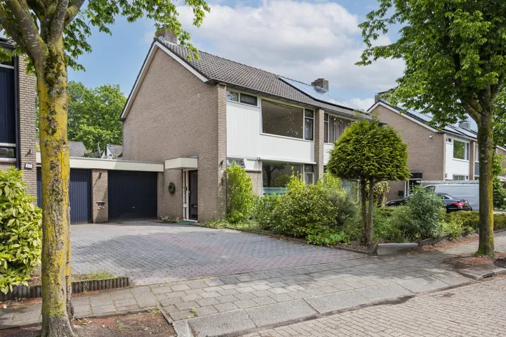Tussenwoning te koop: Topaasstraat 15, Dorp Boekelo Enschede