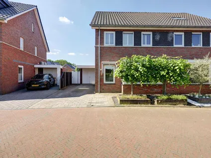 Twee-onder-één-kap te koop: Topaasstraat 8, Bornsestraat en omgeving Zuid Almelo