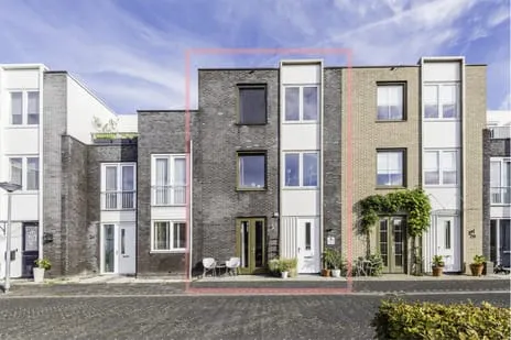 Tussenwoning te koop: Topzeil 22, Noorderplassen W.-West Almere