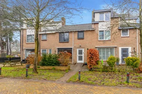 Tussenwoning te koop: Torenlaan 35, Tuindorp Heiloo