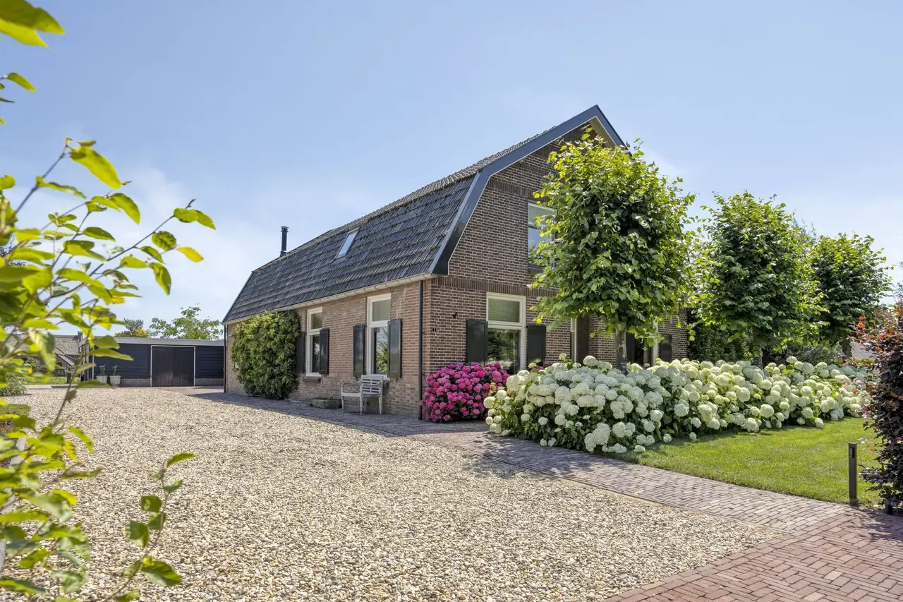 Vrijstaande woning te koop: Torenstraat 1, Dodewaard