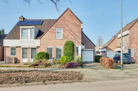 Twee-onder-één-kap te koop: Torenstraat 115, Venne-Oost Drunen