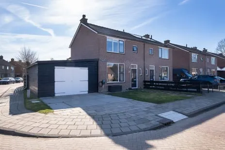Twee-onder-één-kap te koop: Torenstraat 21, Kolhorn (woonkern) en De Strook Kolhorn