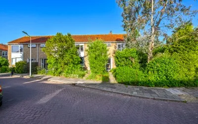 Corner house for sale: Torenstraat 24, Westzaan Noord Westzaan