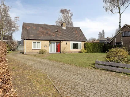Vrijstaande woning te koop: Torenstraat 9, Dorp Haaren Haaren