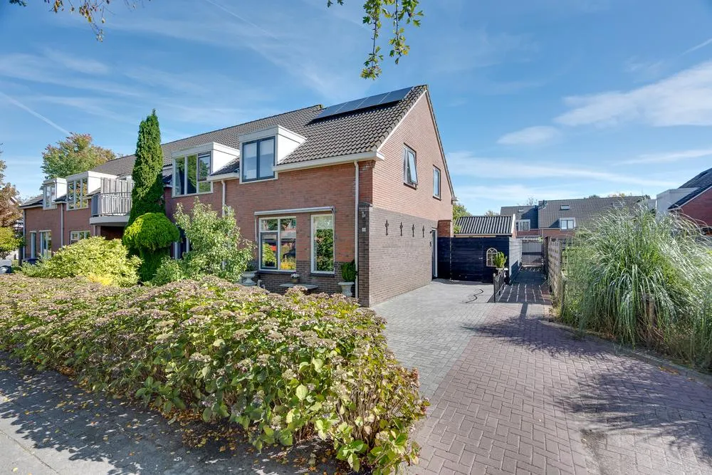 Hoekwoning te koop: Torenvalk 33, Surhuisterveen